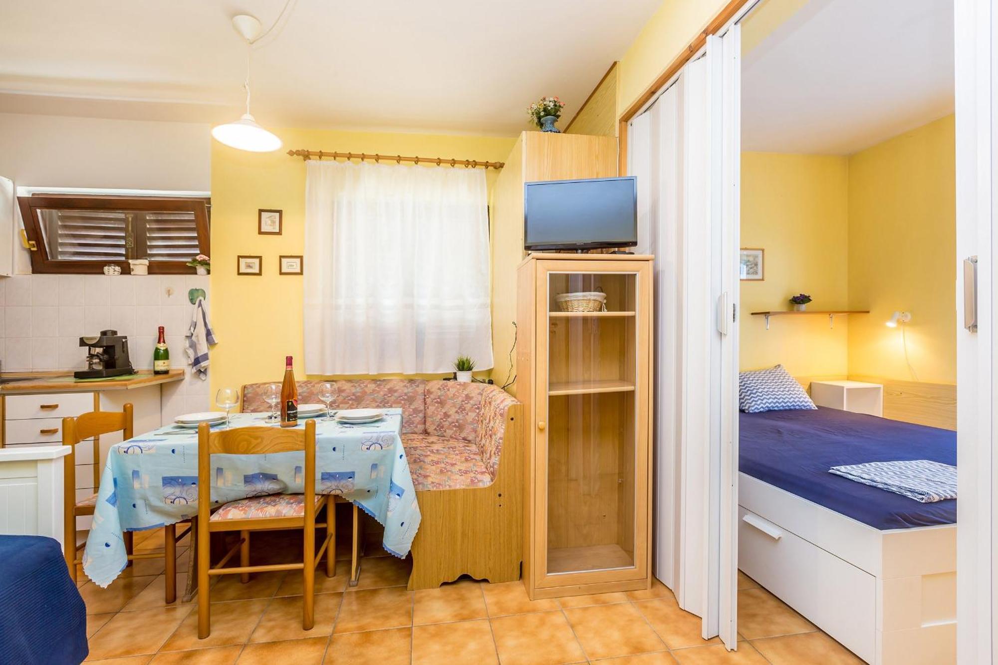 Apartments With A Parking Space Njivice, Krk - 5325 部屋 写真