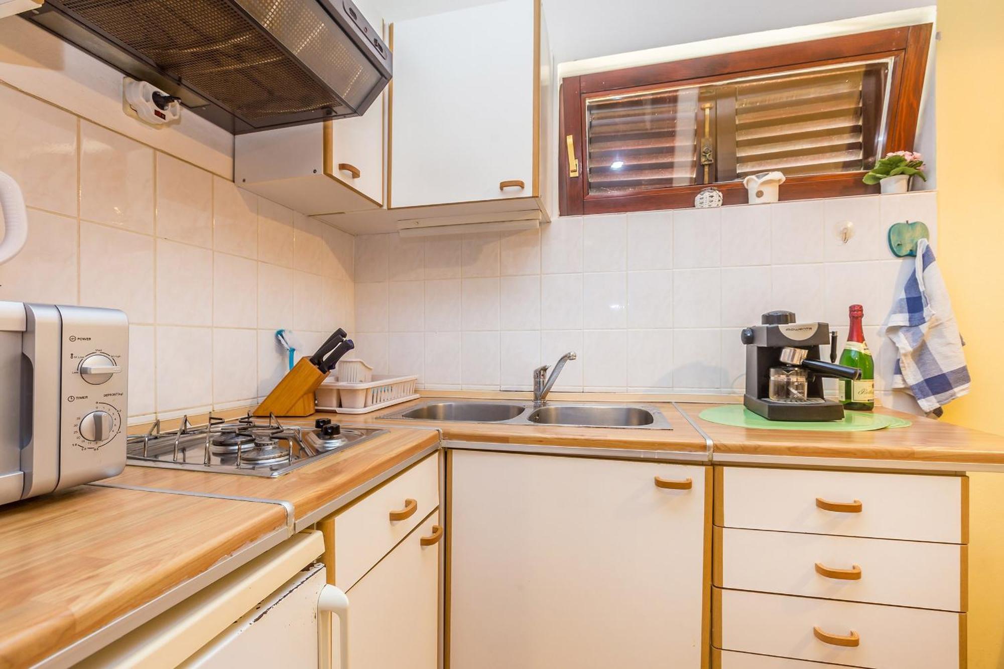Apartments With A Parking Space Njivice, Krk - 5325 部屋 写真